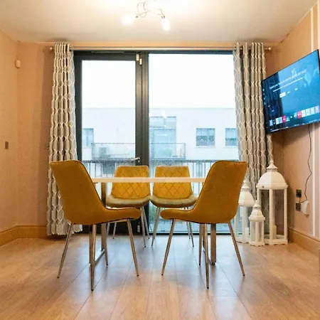 Lejlighed Stylish Spacious Duplex In